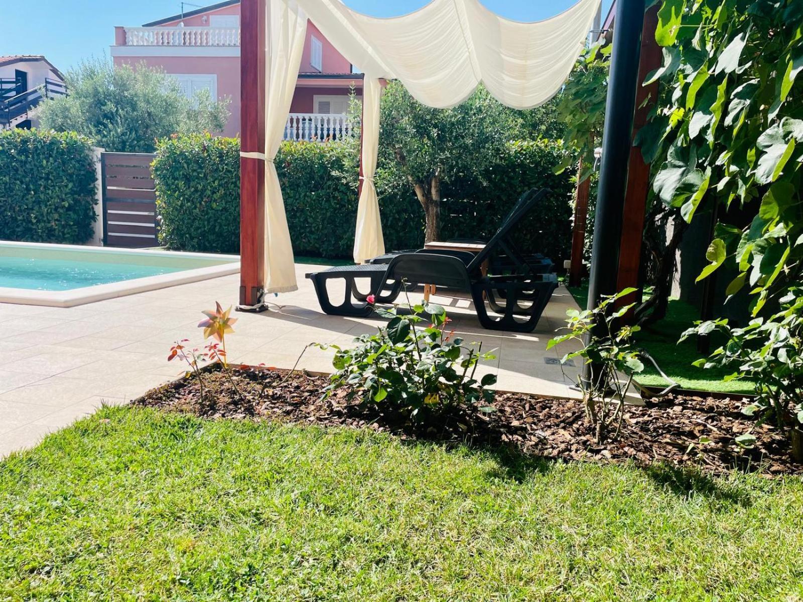 Boutique Apartment With Private Pool For Your Exclusive Use Novigrad Istria Exterior foto